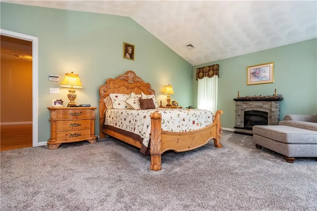 9 Wilshire Lane Cranston RI 02921