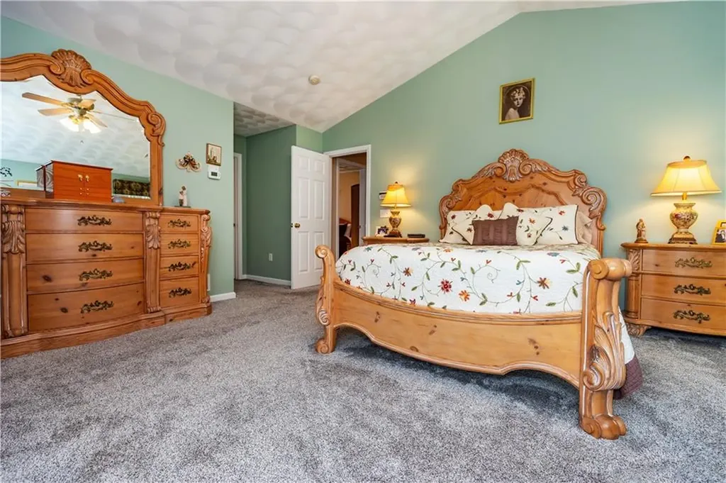 9 Wilshire Lane Cranston RI 02921
