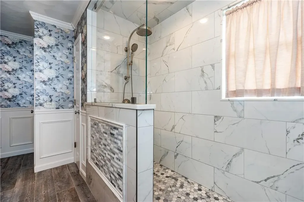9 Wilshire Lane Cranston RI 02921