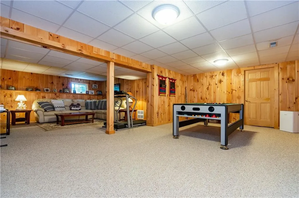 9 Wilshire Lane Cranston RI 02921