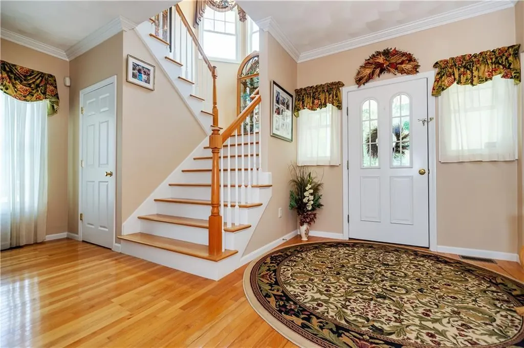 9 Wilshire Lane Cranston RI 02921