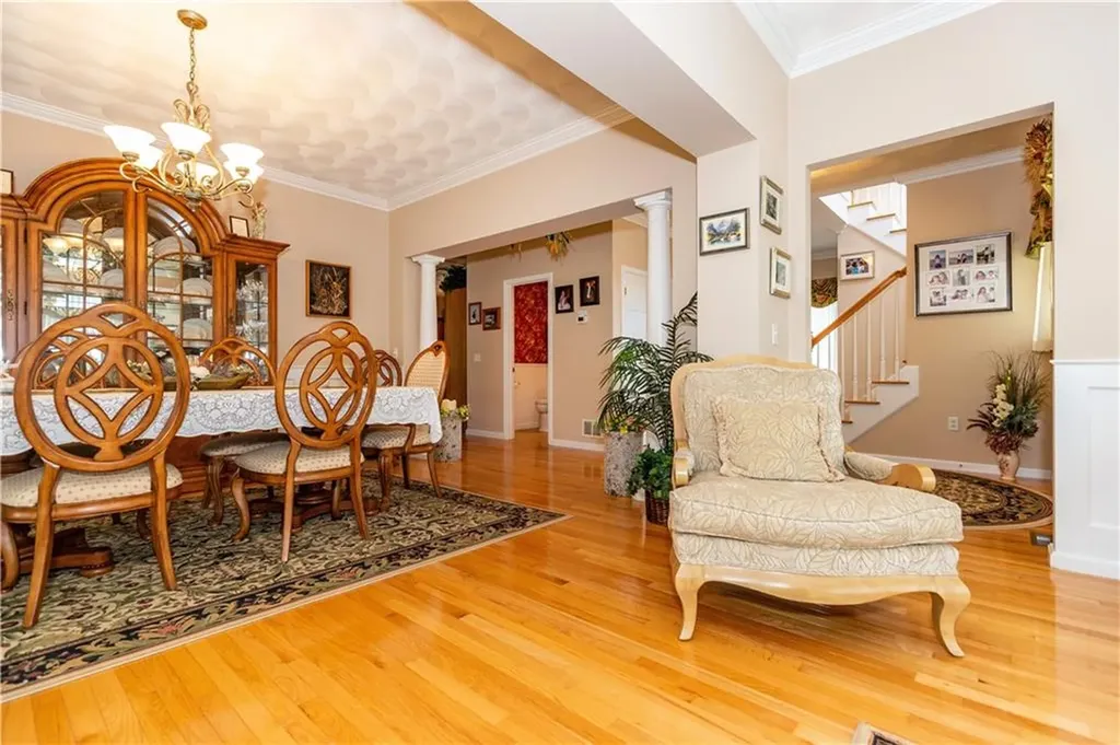 9 Wilshire Lane Cranston RI 02921