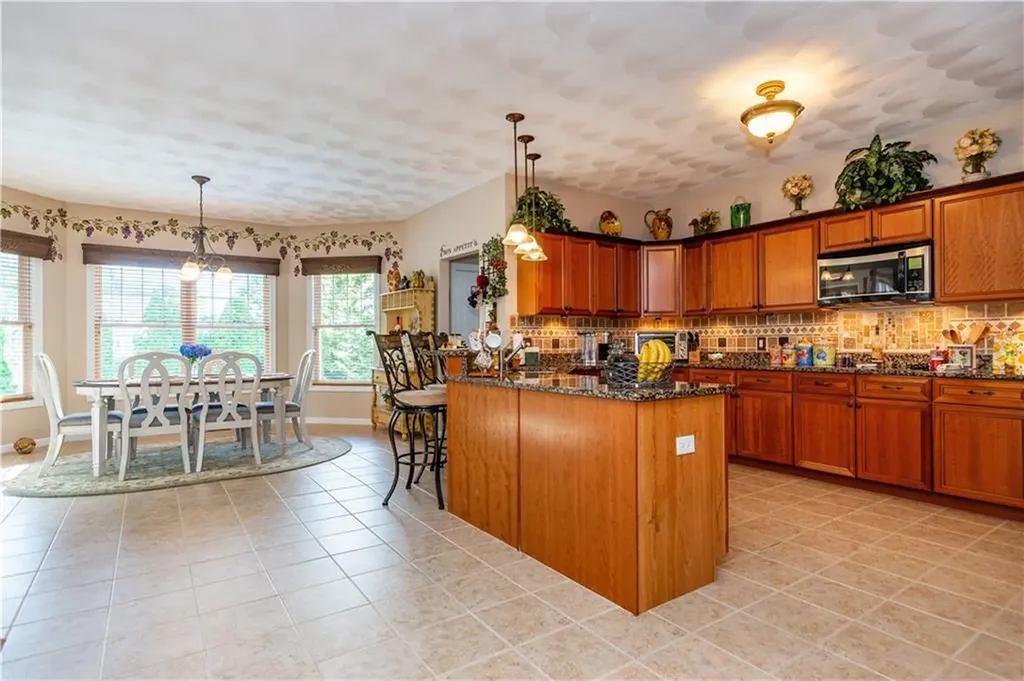 9 Wilshire Lane Cranston RI 02921