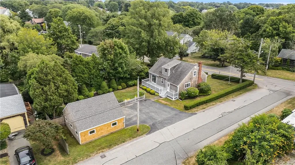 128 Ruggles Avenue Newport RI 02840