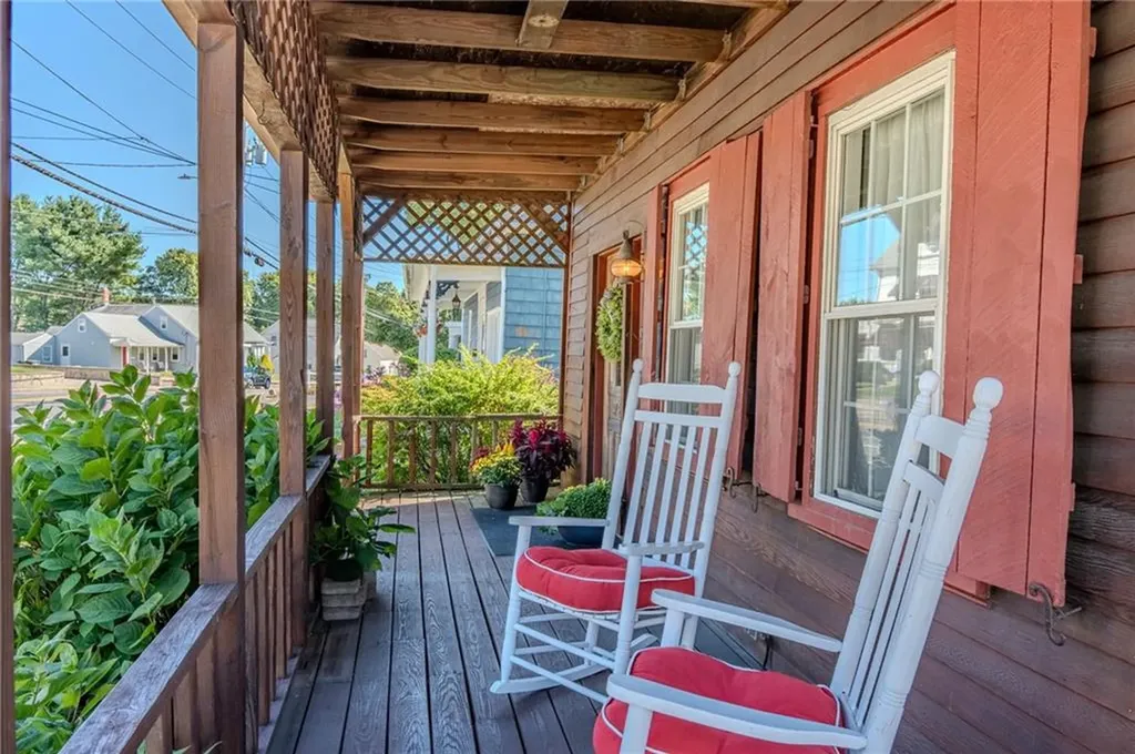 726 Washington Street Coventry RI 02816