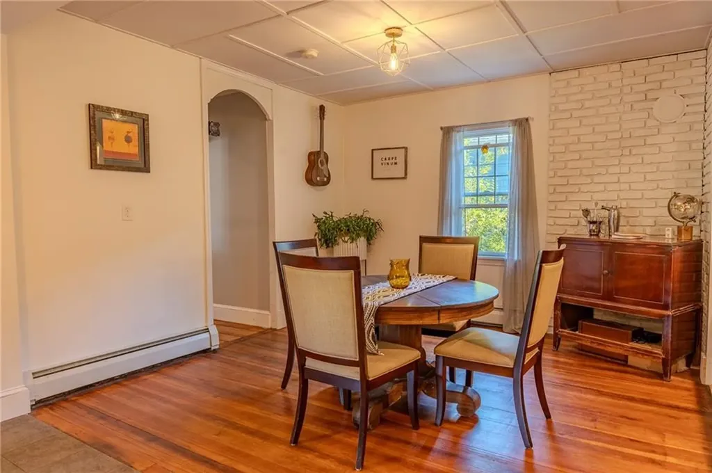 726 Washington Street Coventry RI 02816