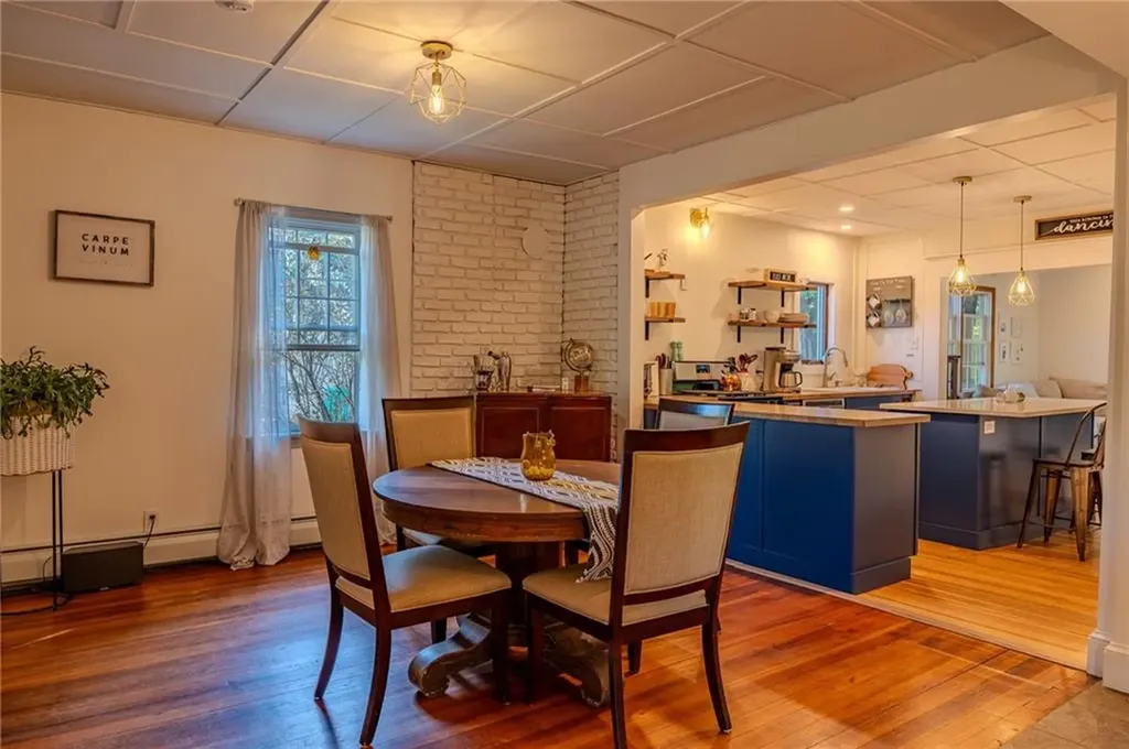 726 Washington Street Coventry RI 02816