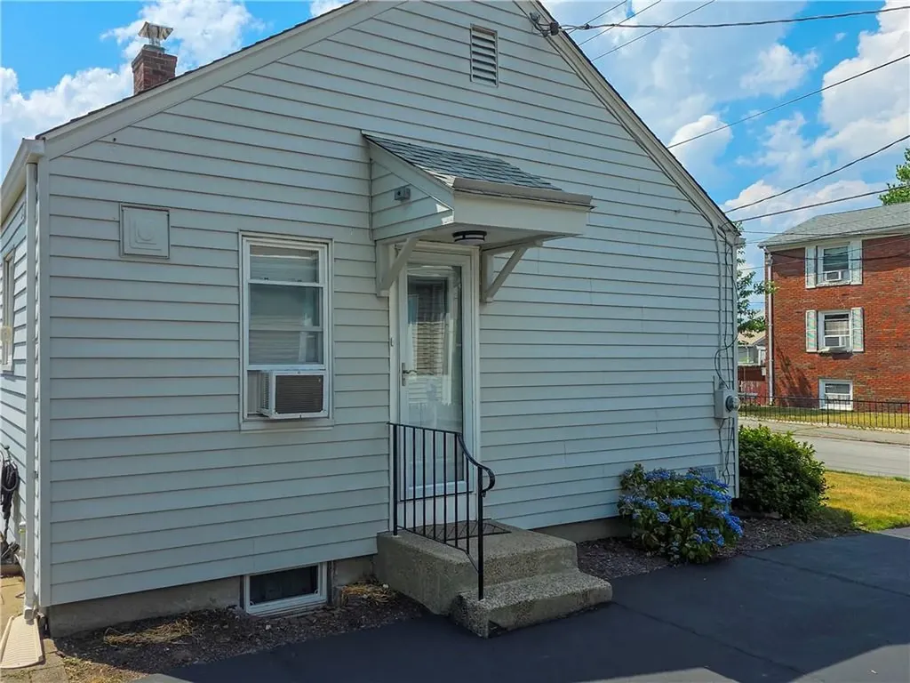 335 Evergreen Street Pawtucket RI 02861
