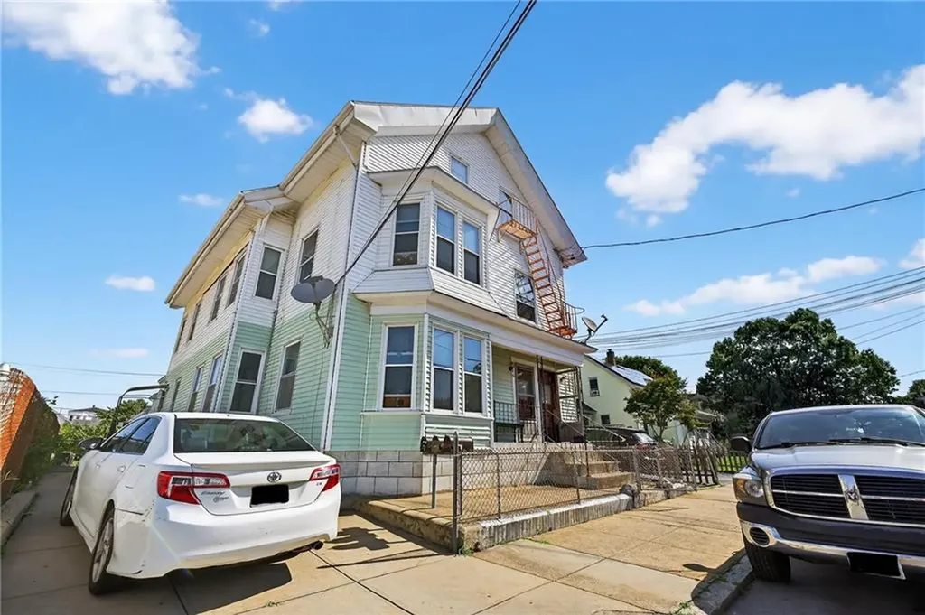 56 Gooding Street Pawtucket RI 02860