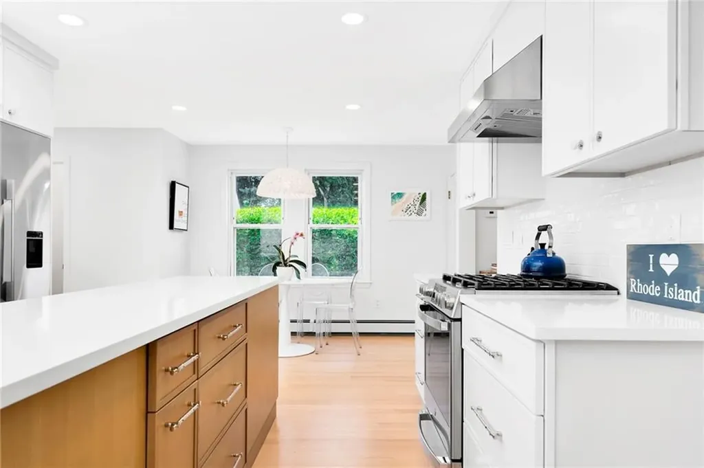 114 Rodman Street Narragansett RI 02882