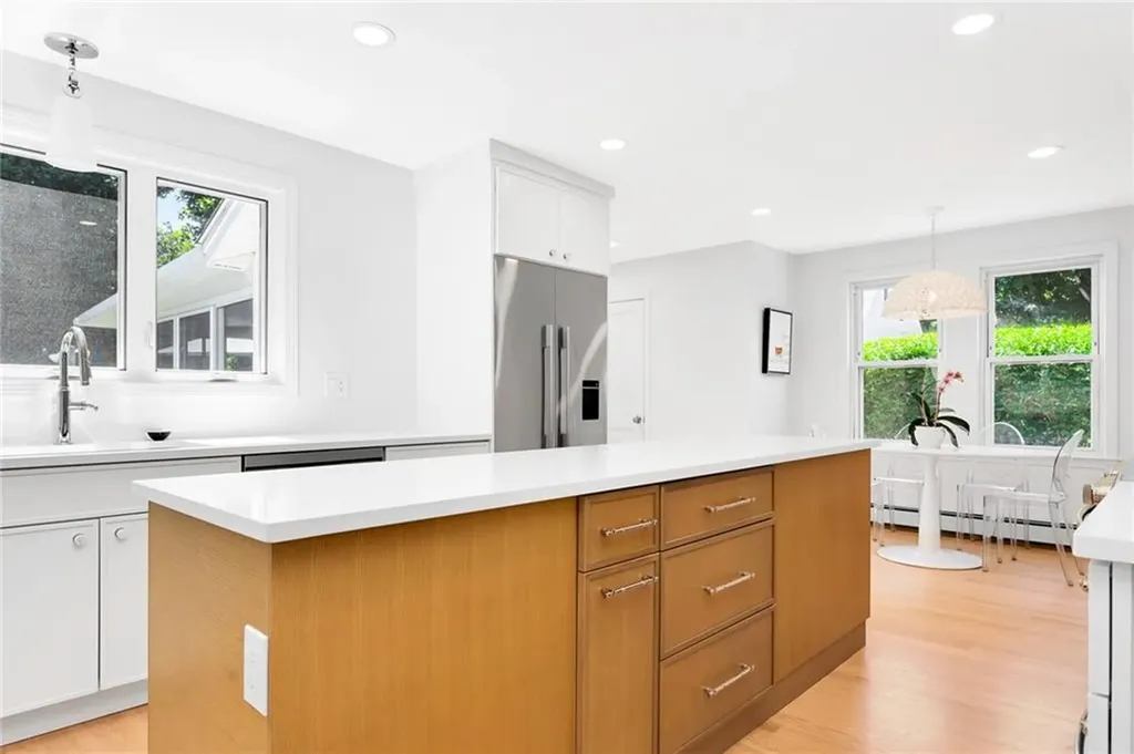 114 Rodman Street Narragansett RI 02882