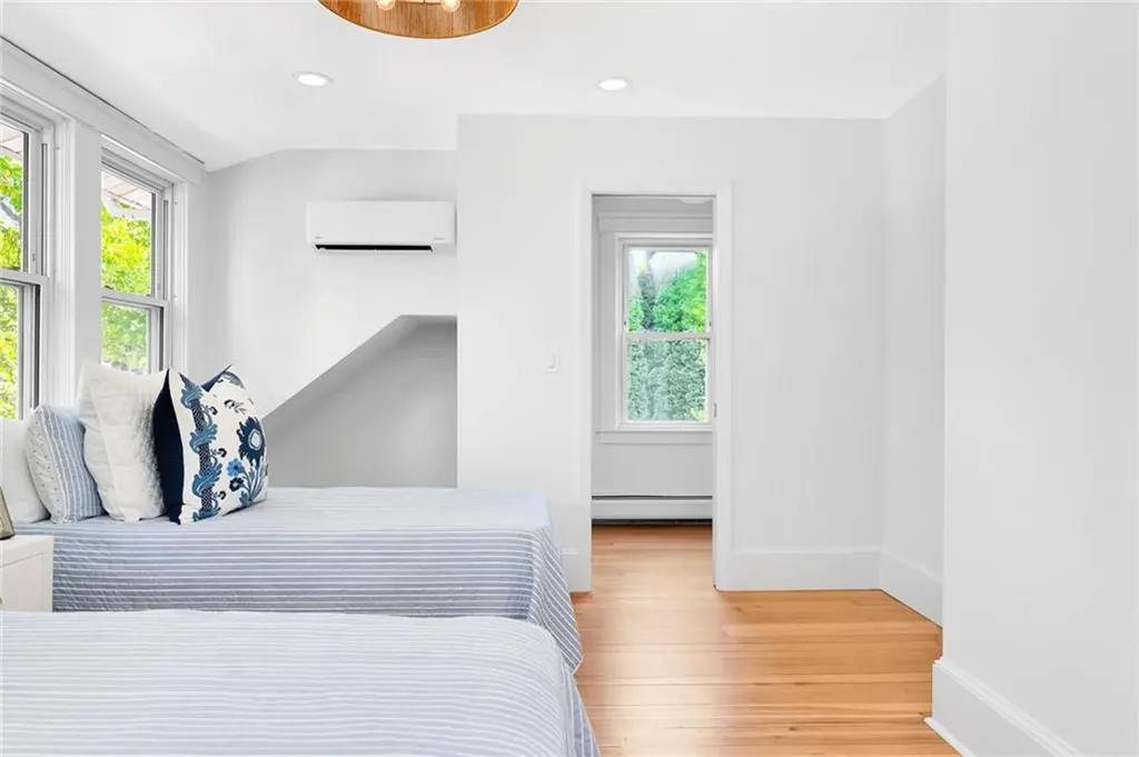 114 Rodman Street Narragansett RI 02882