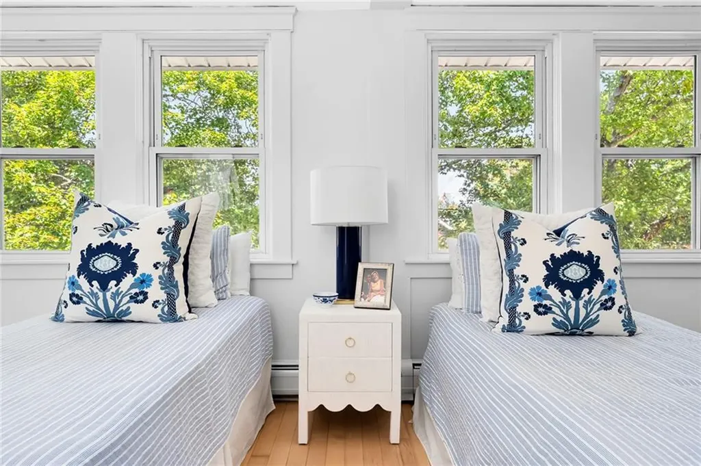 114 Rodman Street Narragansett RI 02882