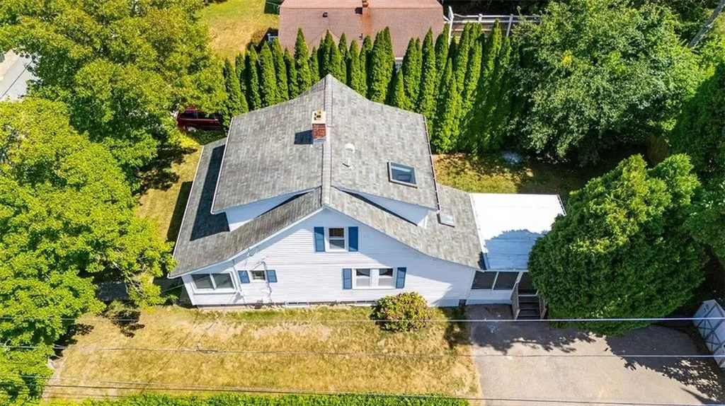 114 Rodman Street Narragansett RI 02882