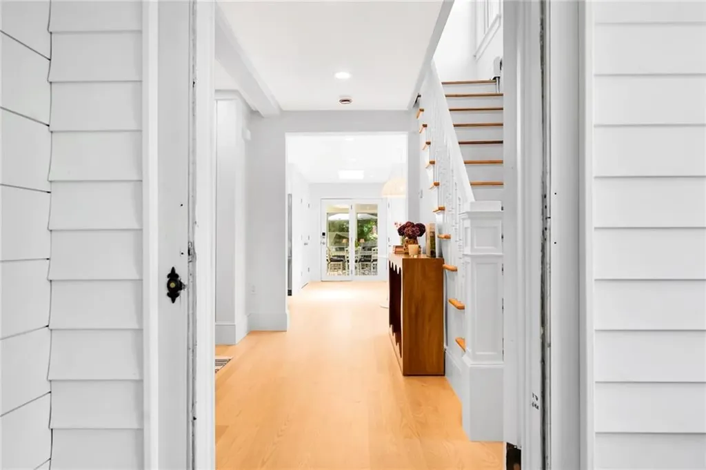 114 Rodman Street Narragansett RI 02882
