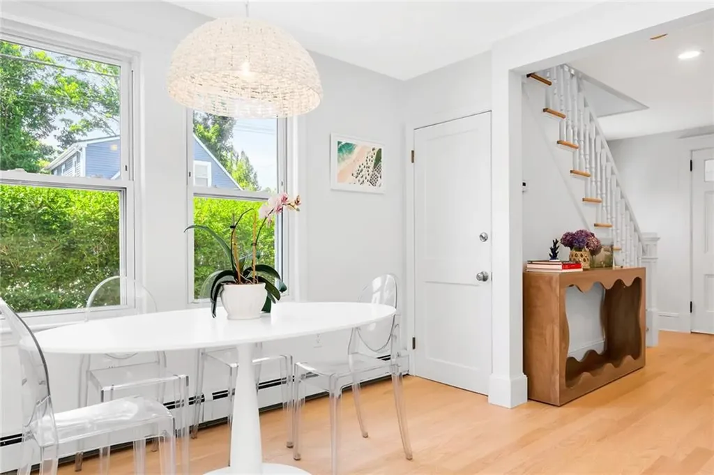 114 Rodman Street Narragansett RI 02882