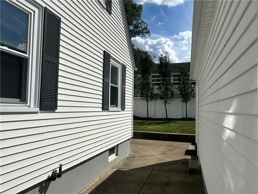 5 West Street North Providence RI 02904