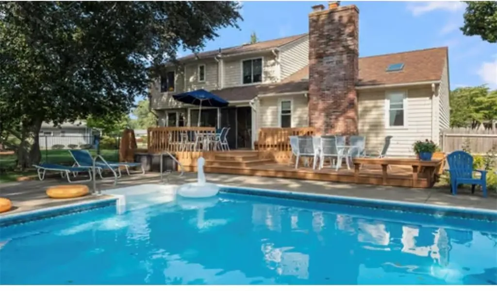 66 Foxglove Drive Cranston RI 02920