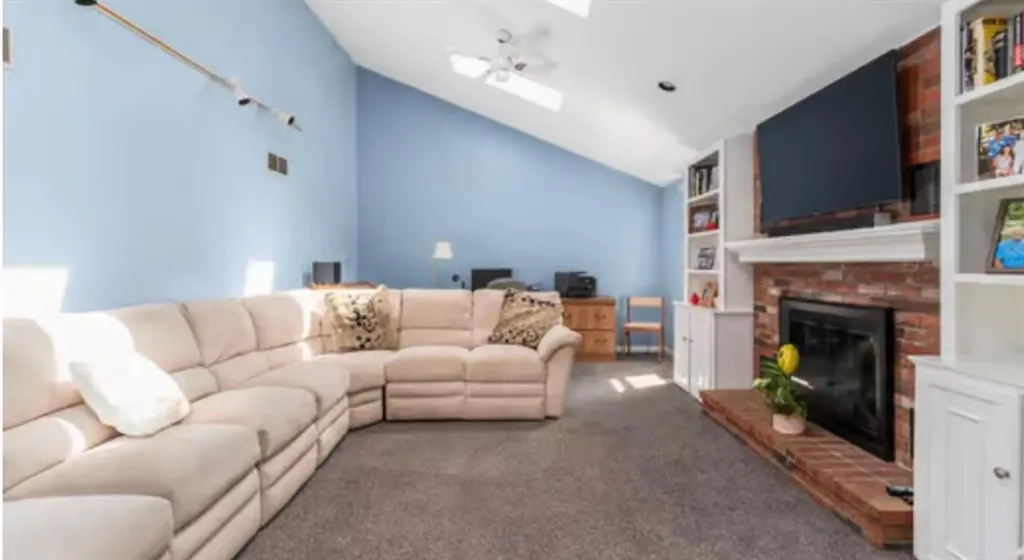 66 Foxglove Drive Cranston RI 02920