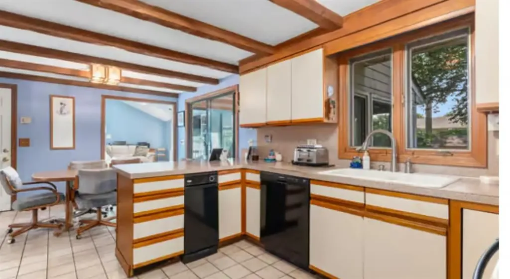 66 Foxglove Drive Cranston RI 02920