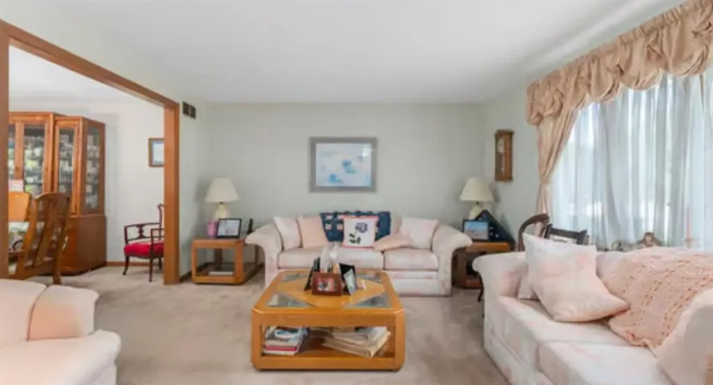 66 Foxglove Drive Cranston RI 02920