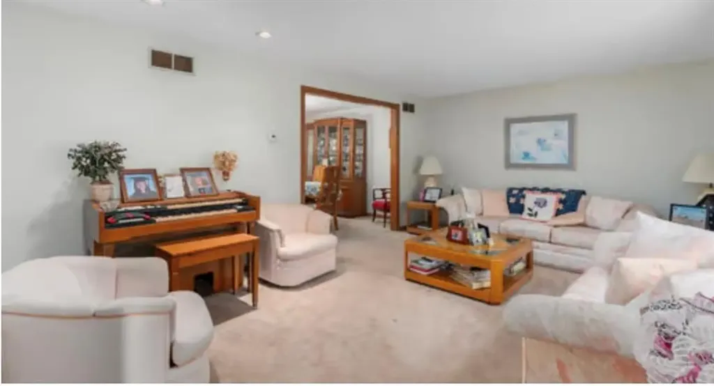 66 Foxglove Drive Cranston RI 02920