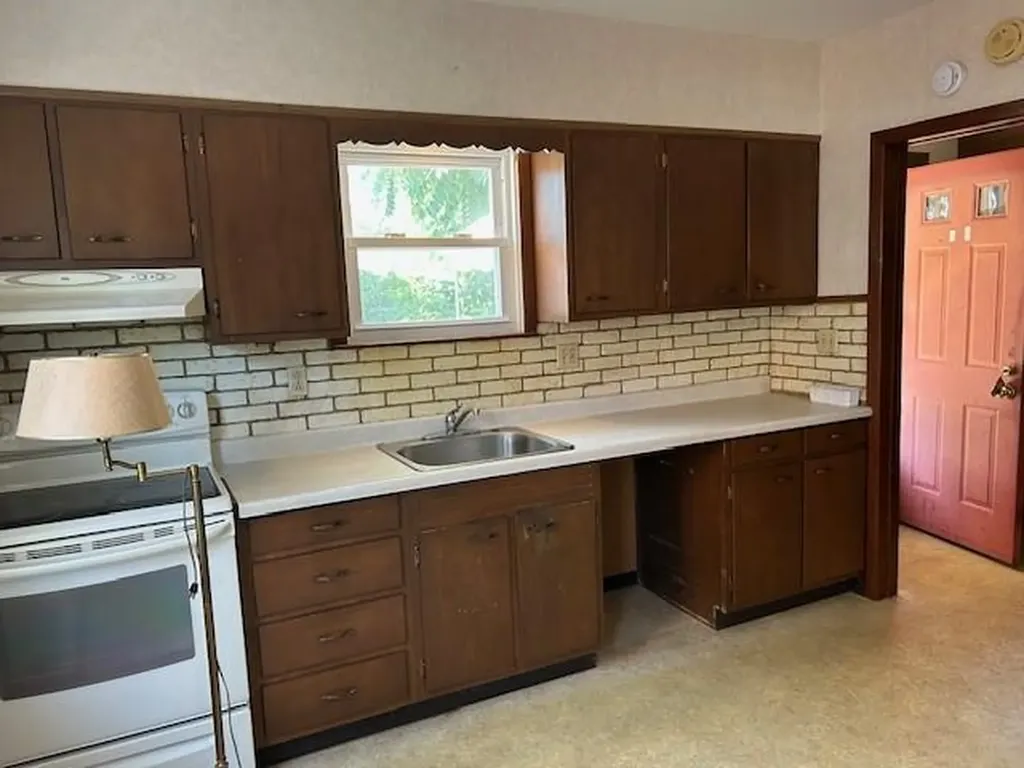 78 Benedict Road Warwick RI 02888