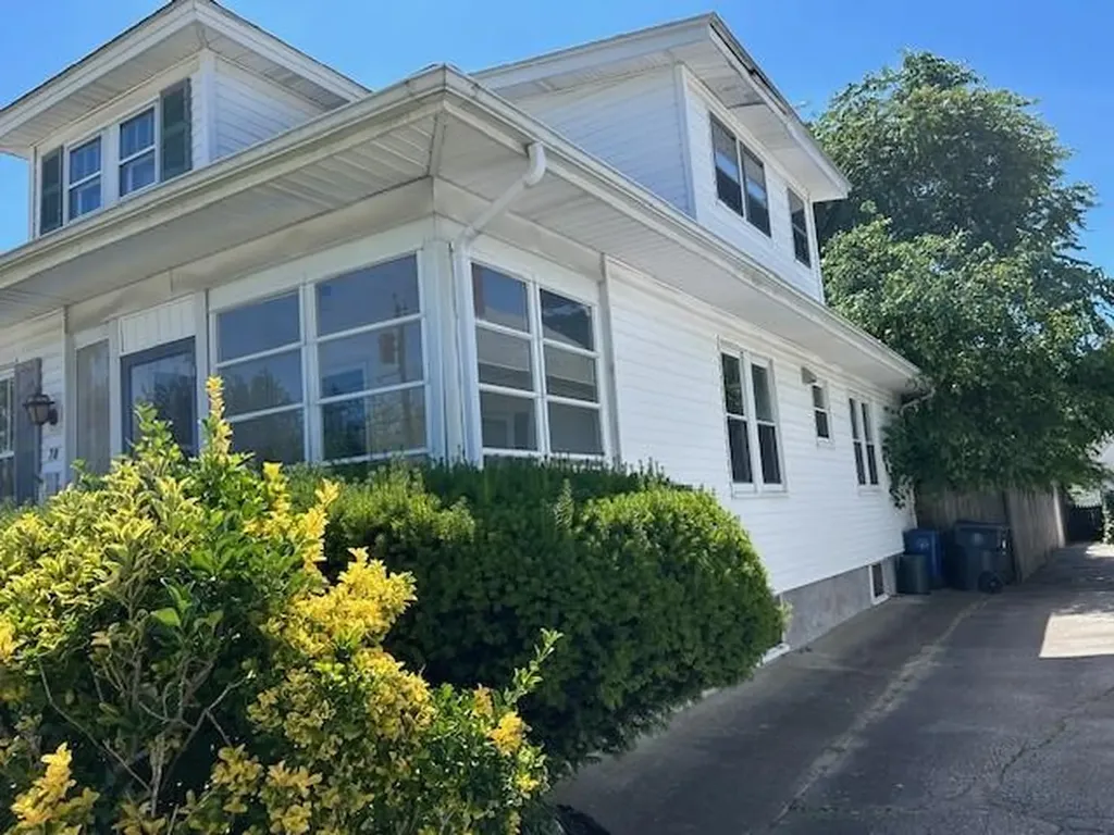 78 Benedict Road Warwick RI 02888