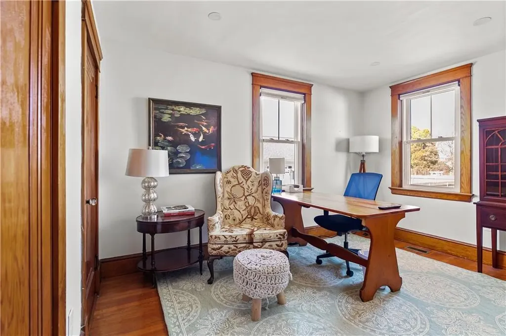 123 Beacon Street Middletown RI 02842
