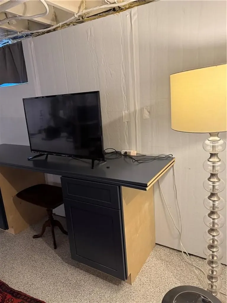 123 Beacon Street Middletown RI 02842