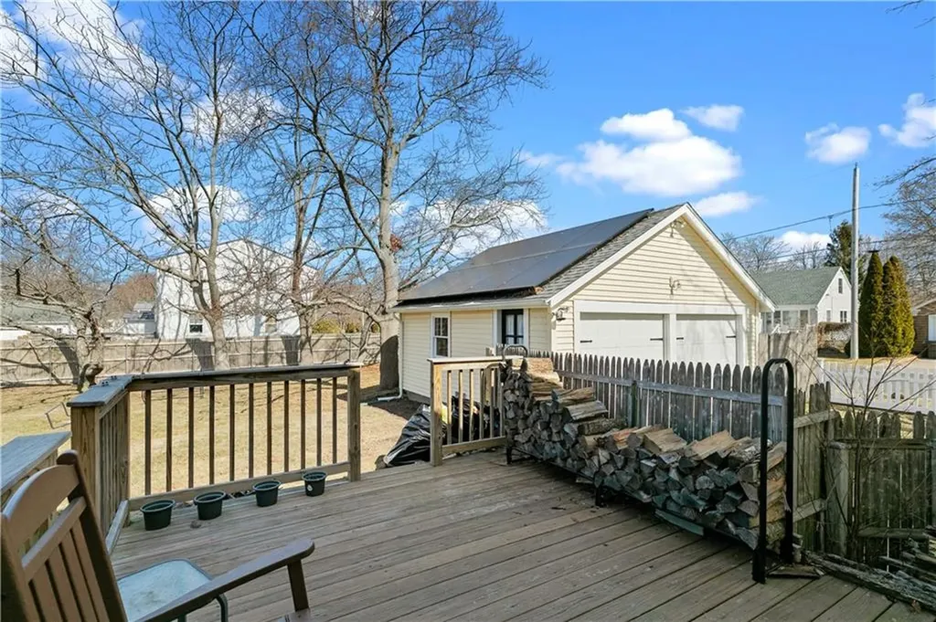 123 Beacon Street Middletown RI 02842