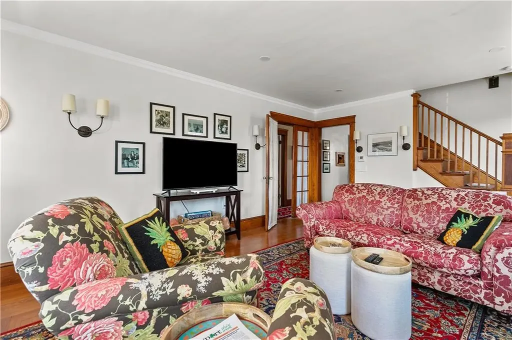 123 Beacon Street Middletown RI 02842