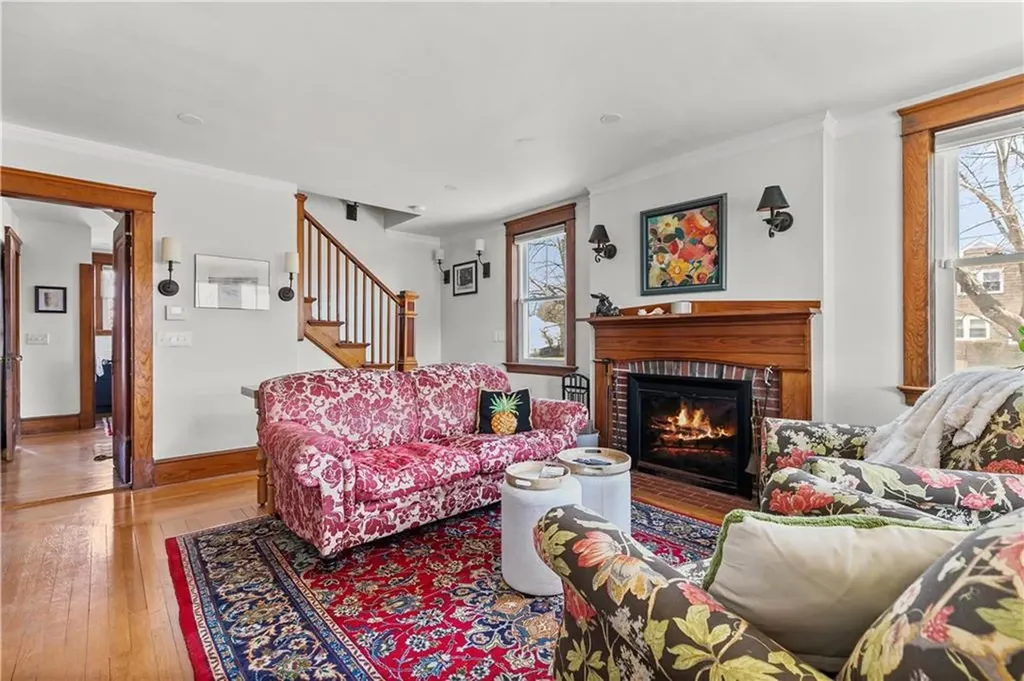 123 Beacon Street Middletown RI 02842