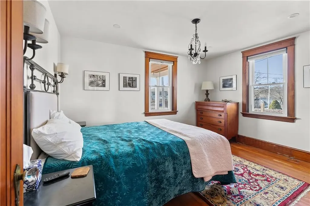 123 Beacon Street Middletown RI 02842