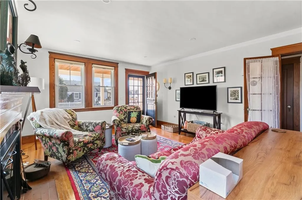 123 Beacon Street Middletown RI 02842