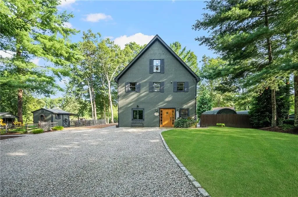 128 Vine Street Coventry RI 02816