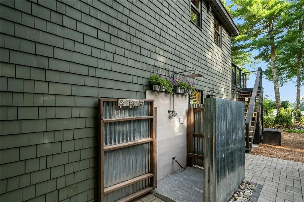 128 Vine Street Coventry RI 02816