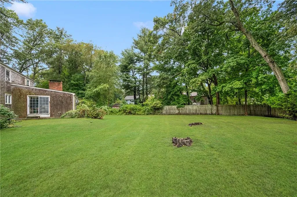 4 Old Chimney Road Barrington RI 02806