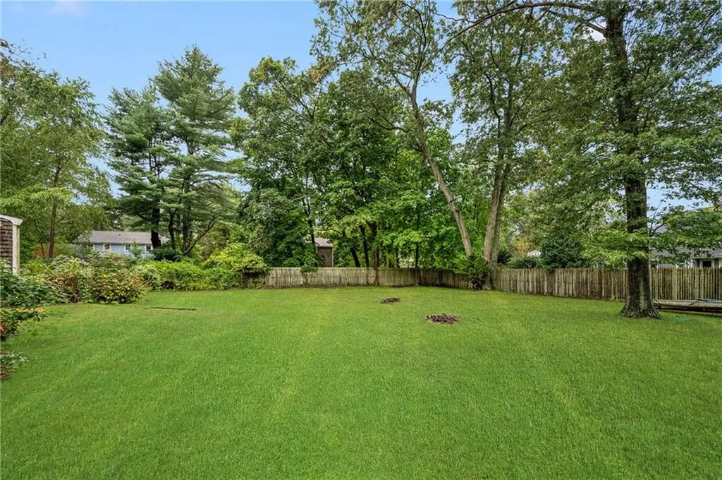 4 Old Chimney Road Barrington RI 02806