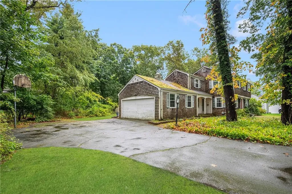 4 Old Chimney Road Barrington RI 02806