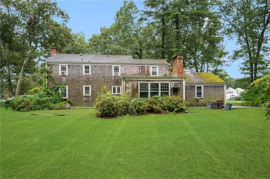 4 Old Chimney Road Barrington RI 02806