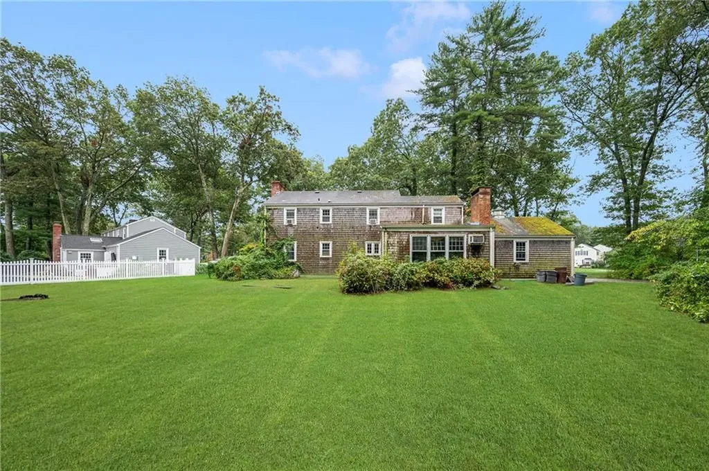 4 Old Chimney Road Barrington RI 02806