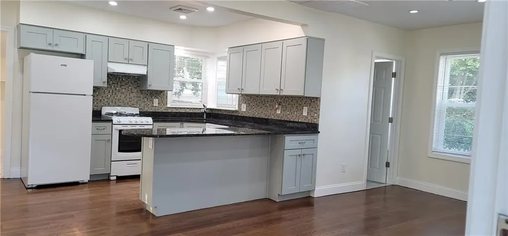 83 Payton Avenue Warwick RI 02889