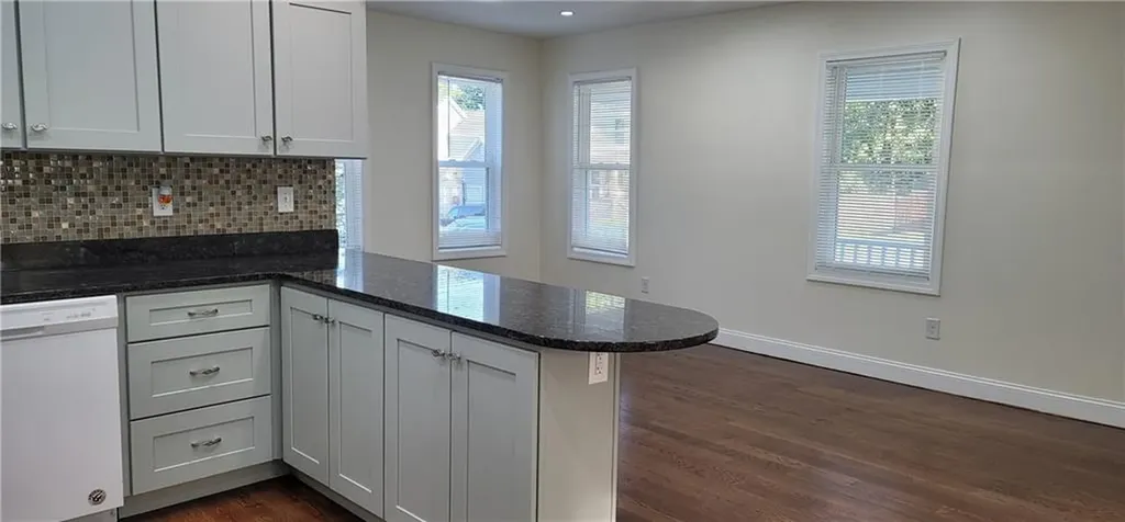 83 Payton Avenue Warwick RI 02889