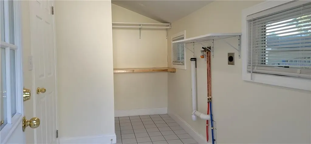 83 Payton Avenue Warwick RI 02889