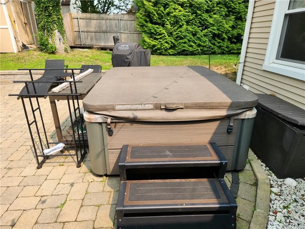 190 Capron Farm Drive Warwick RI 02886