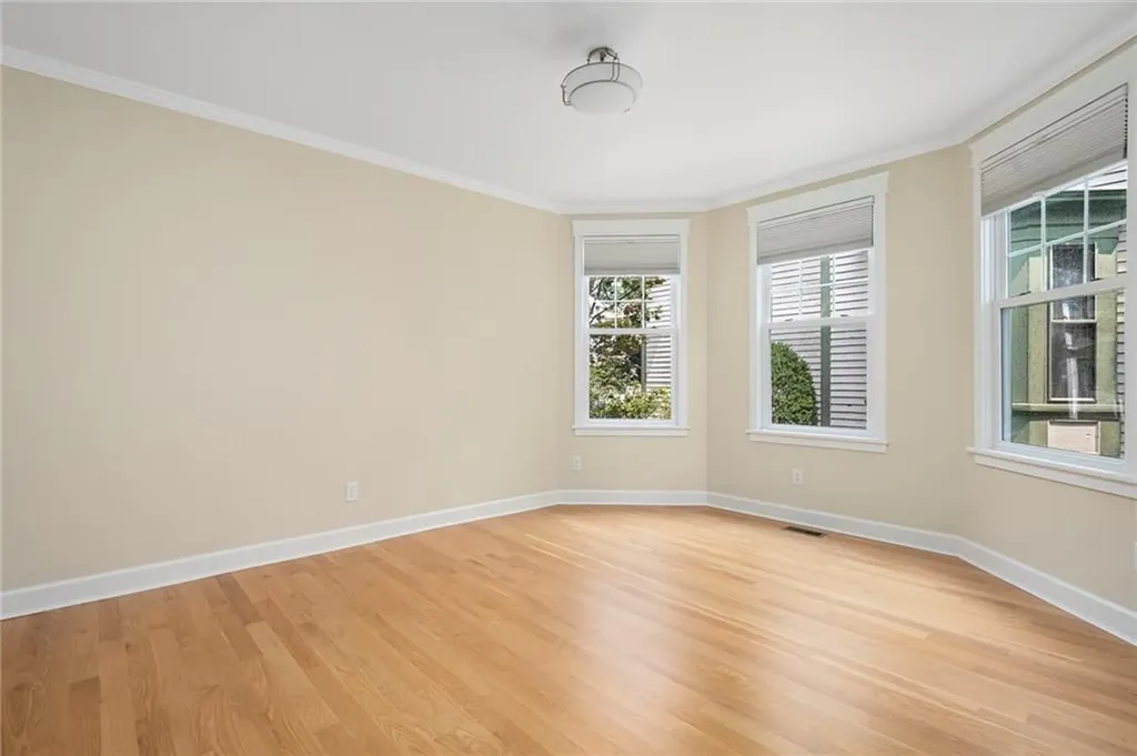 597 Angell Street Providence RI 02906