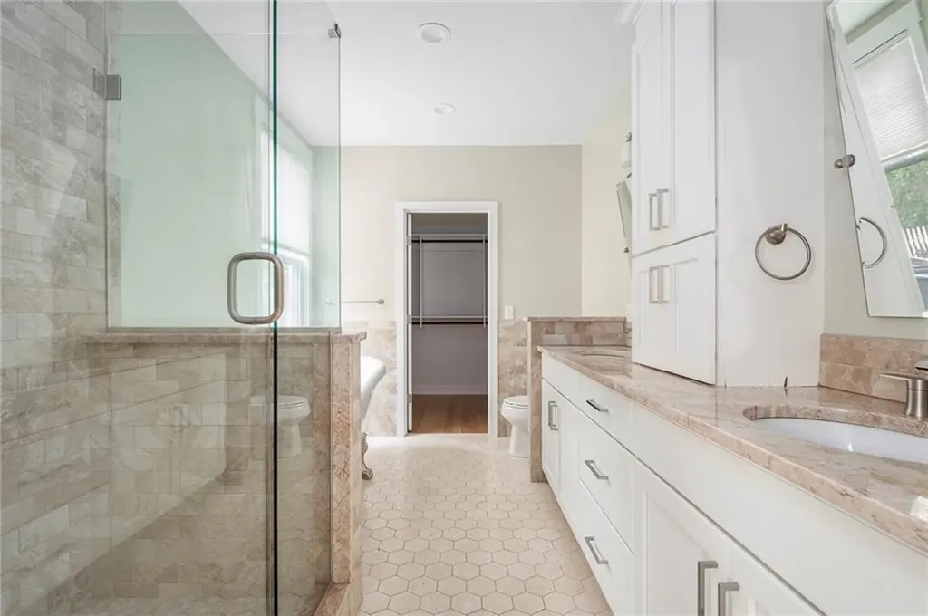 597 Angell Street Providence RI 02906