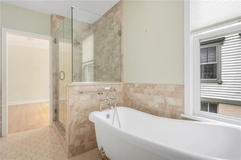 597 Angell Street Providence RI 02906