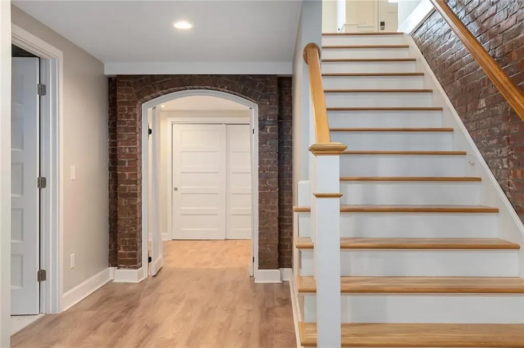 597 Angell Street Providence RI 02906